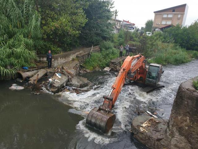 لایروبی رودخانه‌های رشت پیش از شروع فصل بارندگی آغاز شد