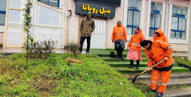 جمع‌آوری سازه‌های غیرمجاز و آغاز مرمت فضای سبز محله احمدگوراب در دستور‌ کار شهرداری رشت