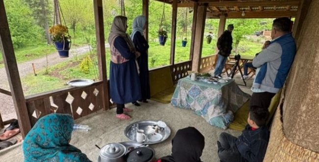 تولید مستند «مهمان مامان» با همکاری روابط عمومی و امور بین الملل شهرداری رشت و گروه اجتماعی شبکه یک صدا و سیما مستند «مهمان مامان» با همکاری شهرداری رشت برای پخش از شبکه یک سیما تولید میشود