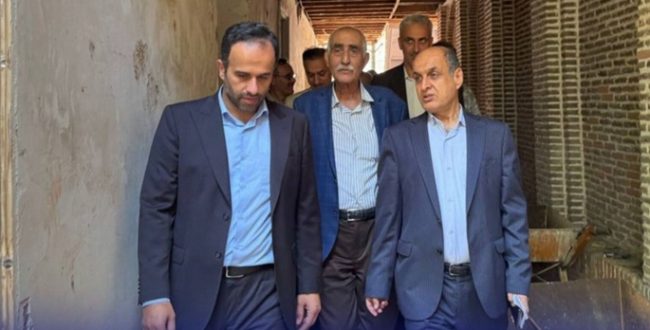 بازدید استاندار گیلان و شهردار رشت از روند مرمت خانه تاریخی میرزا خلیل رفیع نخستین شهردار رشت و عملیات بازآفرینی خانه ابریمشی رشت