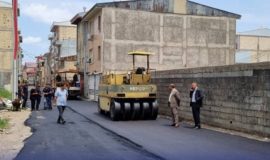 عملیات آسفالت معابر منطقه حمیدیان رشت آغاز شد