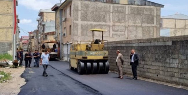 عملیات آسفالت معابر منطقه حمیدیان رشت آغاز شد