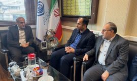 دیدار شهردار رشت با همراهی رئیس کمیسیون بهداشت، محیطزیست و خدمات شهری شورای اسلامی با مدیرکل تأمین اجتماعی استان گیلان